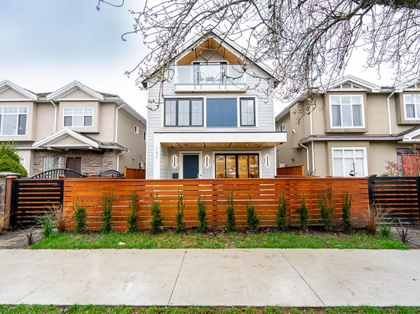 150 E 51st Ave #1, Vancouver, BC V5X 1C3