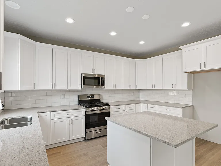 505 N Arc Ct — Photo 4