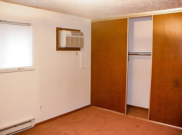 RARE VACANCY: Great 1 BR Apartment in a Great Complex - Most Convenient Location! — Photo 10