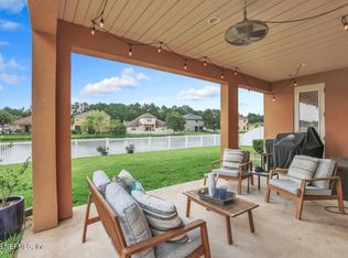 729 Reflection Cove Rd E, Jacksonville, FL 32218