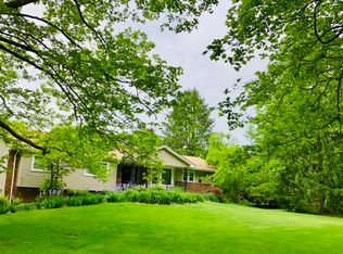 1 June Ln, Dix Hills, NY