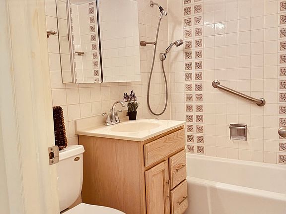 4th image of 11025 S Keating Ave APT 201