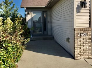 1738 38th Ave S, Grand Forks, ND 58201