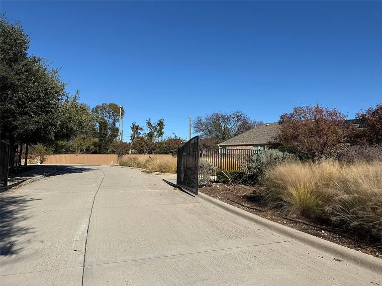 8089 Rabbit Dr — Photo 13