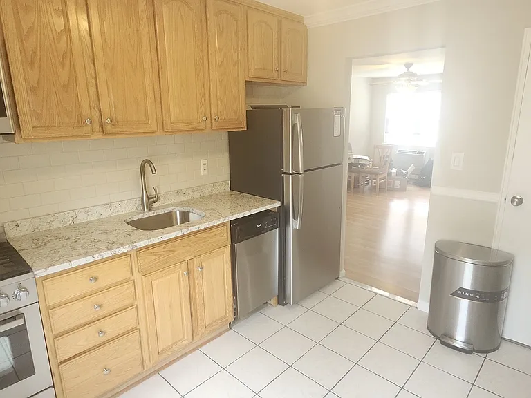725 Joralemon St #5 — Photo 9