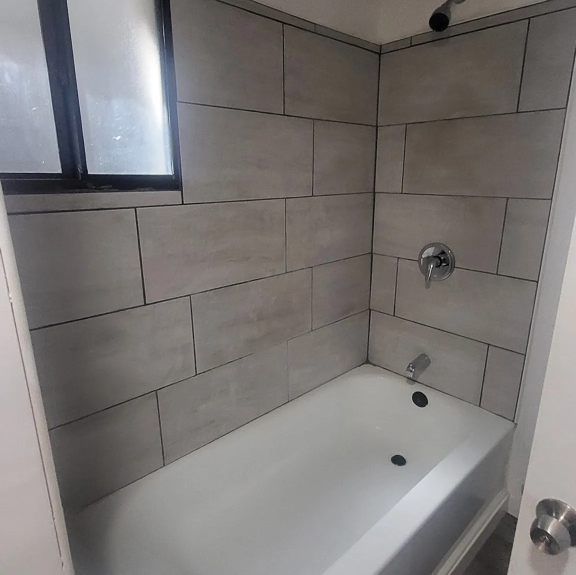 3 bed, 1300 sqft, $2,200 — Photo 3
