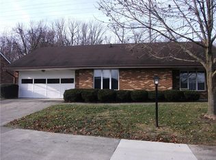 2949 Archer Ln, Springfield, OH 45503