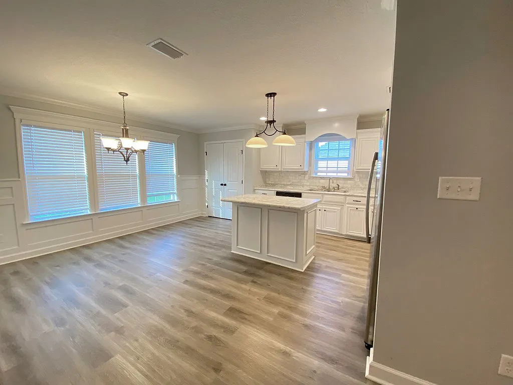 3 bed, 2.0 bath, 1544 sqft, $1,800 — Photo 4