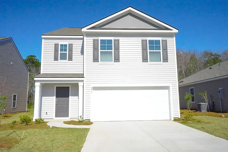 5 bed, 3.0 bath, 2361 sqft, $2,500 — Photo 2