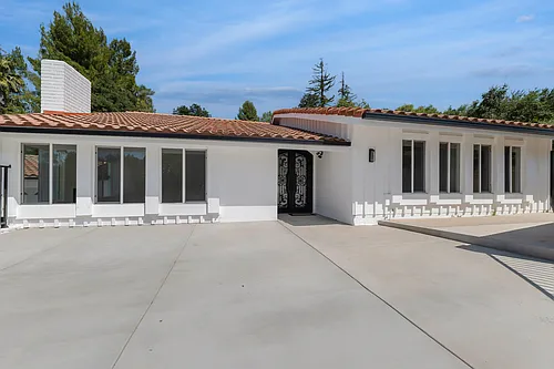 4316 Topanga Canyon Blvd Photo 1