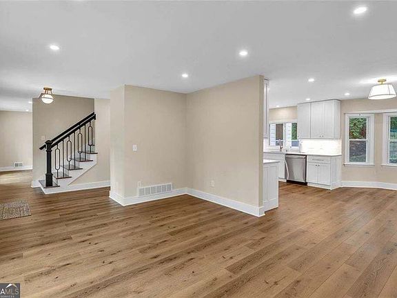 2nd image of 4587 Gilhams Rd NE