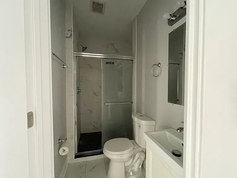 722 N Austin Blvd #1E — Photo 6
