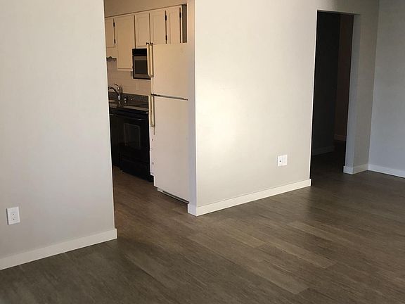 4th image of 1544 Brook Park Dr