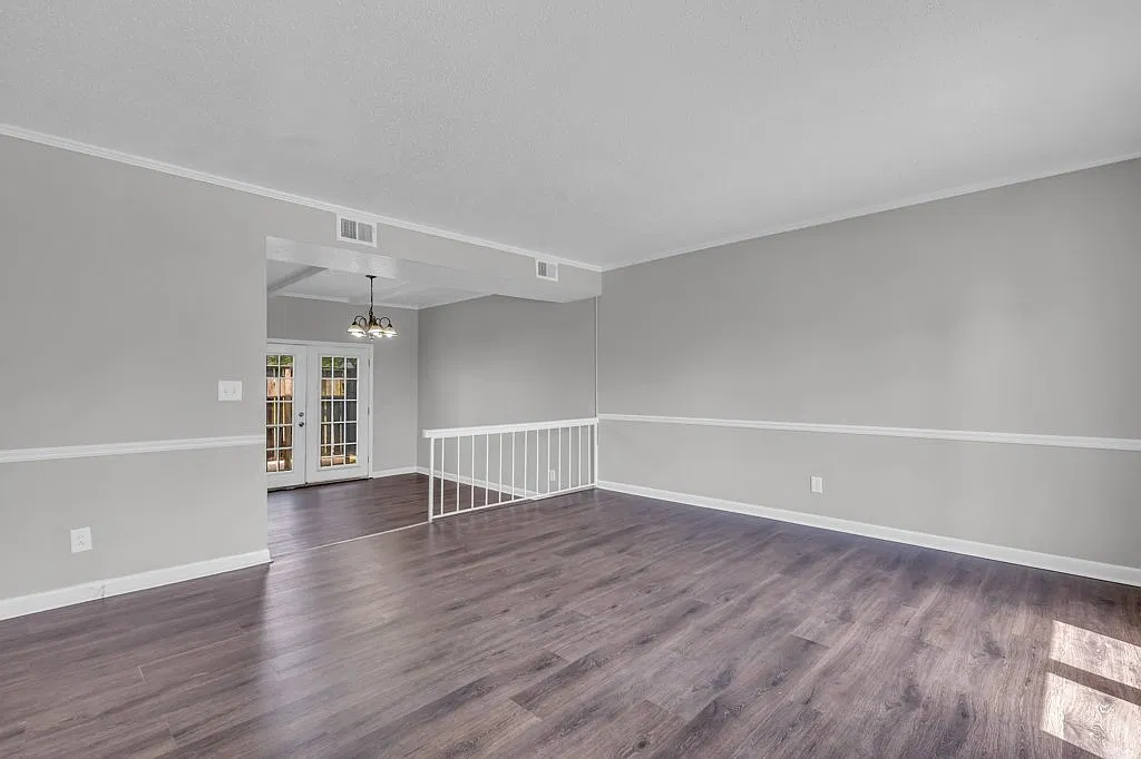 2 bed, 1.5 bath, 1165 sqft, $945 — Photo 2