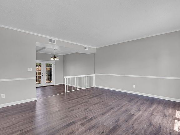 2nd image of 400 Forrest Blvd #10