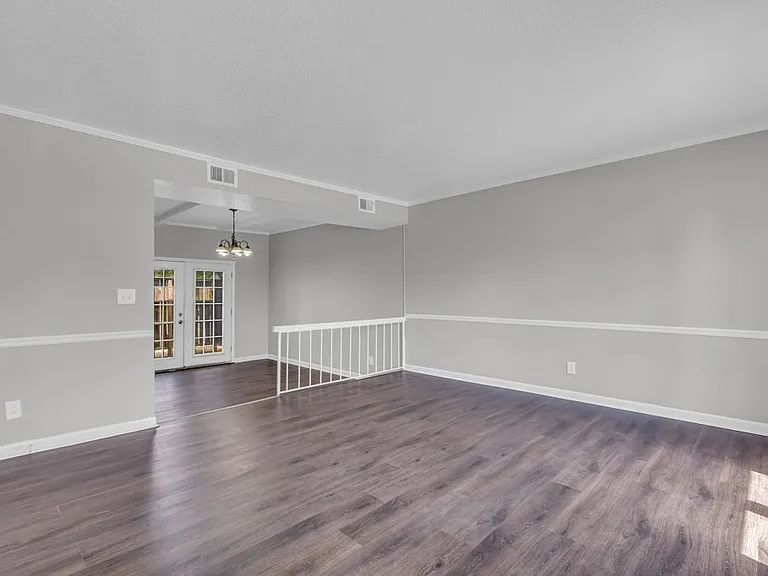 400 Forrest Blvd #9 — Photo 10