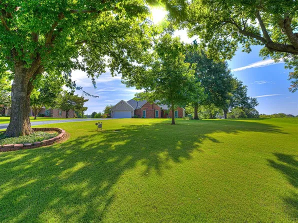 517 S 10th Ave, Stroud, OK 74079