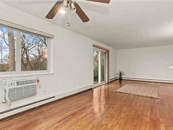 4th image of 16 Scenic Dr APT U