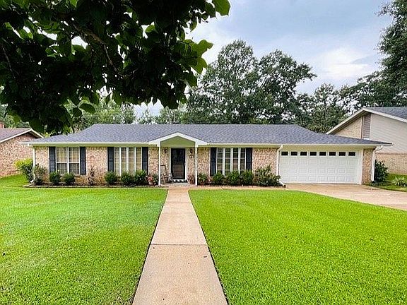 2nd image of 20 Cherrywood Cir