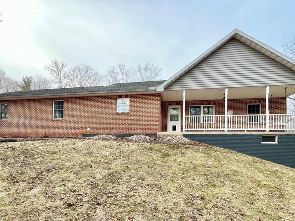 217 Fort Worth Rd, Breezewood, PA 15533