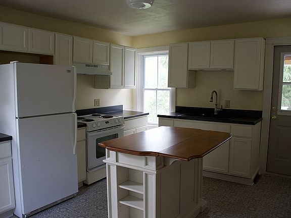 4th image of 51 Burton St