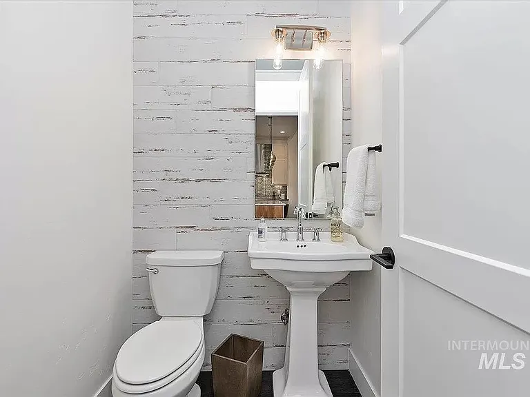 4194 W Lovegood Ln — Photo 18