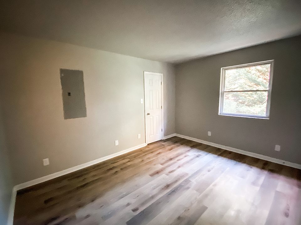 Bedroom 1_10212022