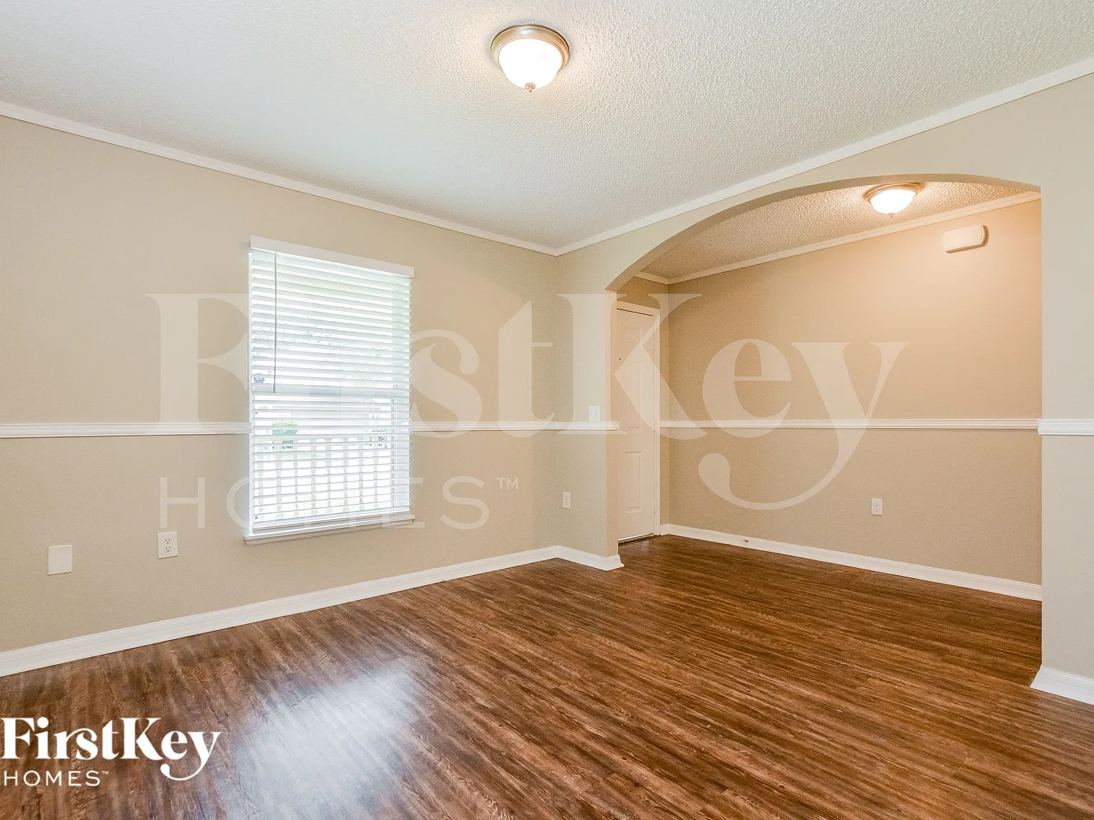 3 bed, 2.0 bath, 1627 sqft, $2,690 — Photo 4