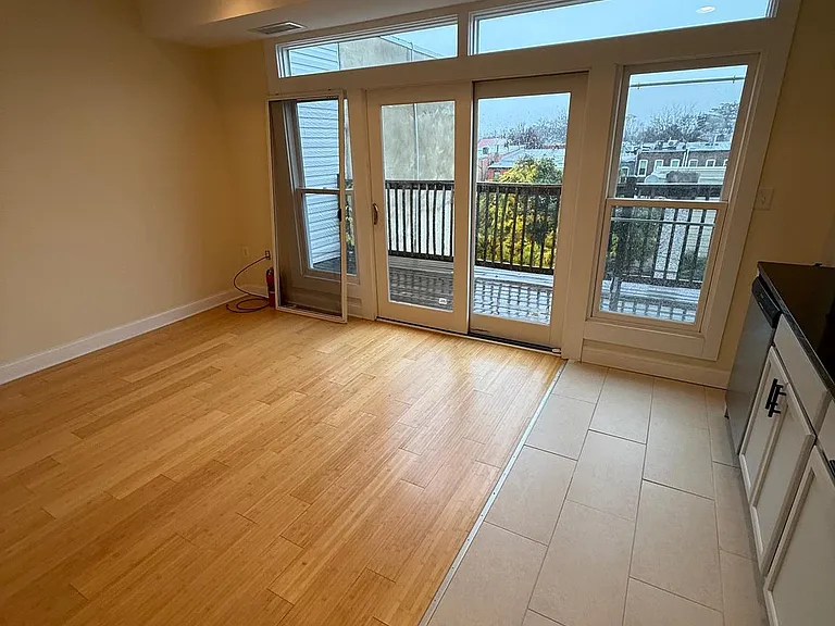532 8th St SE #3 — Photo 6
