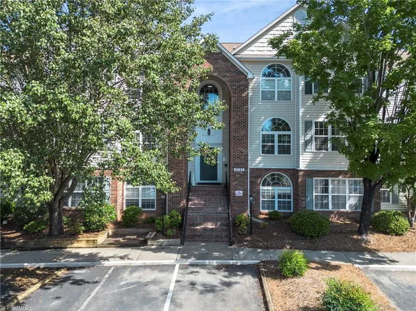 3725 Morris Farm Dr APT 2D, Greensboro, NC 27409