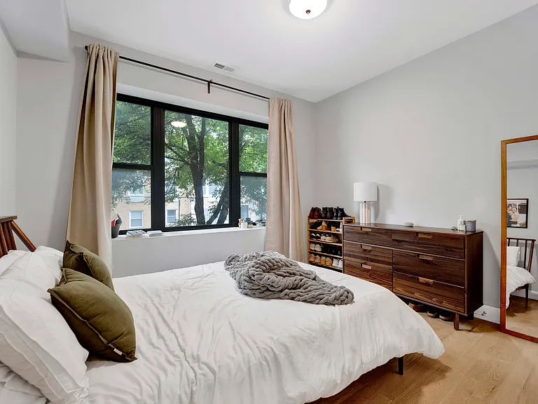 3800 W Altgeld St #203 — Photo 9