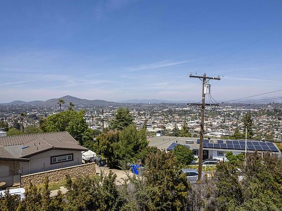 5th image of 4243 Summit Dr #0