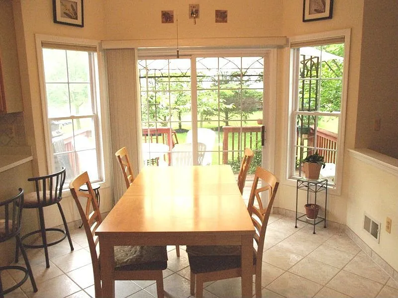 10 Hampshire Dr photo 1