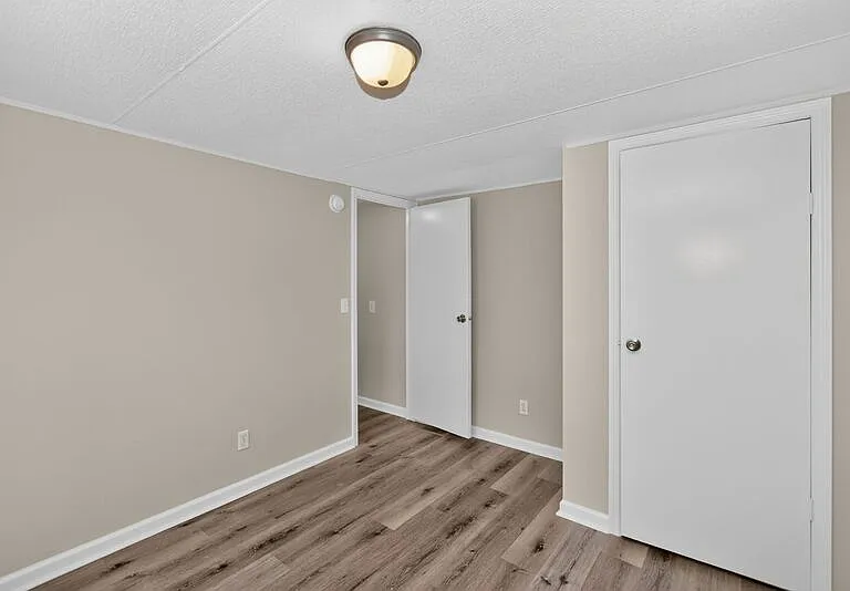 9009 Dorchester Ln — Photo 16