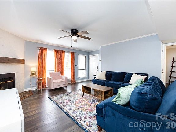 3rd image of 1608 Sharon Rd W APT 45