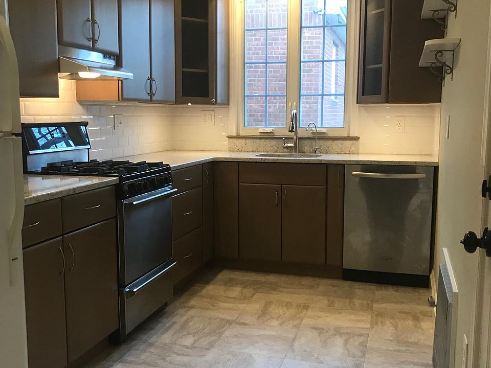 1st image of 79 Morsemere Ave