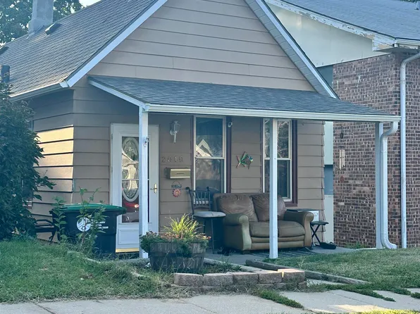 2010 S 8th St, Omaha, NE 68108