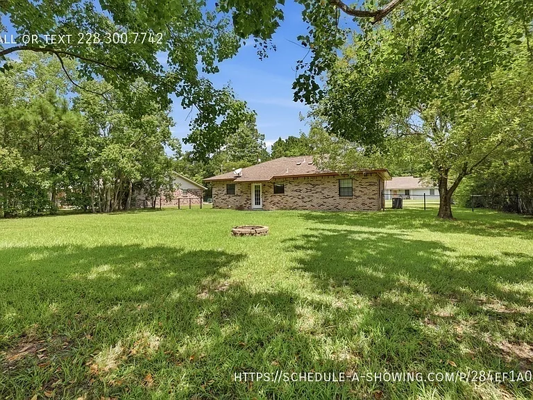 815 Amar St — Photo 12