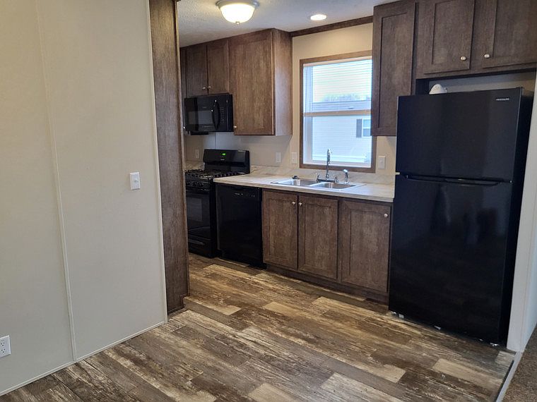 1st image of 187 Birch Ave #187