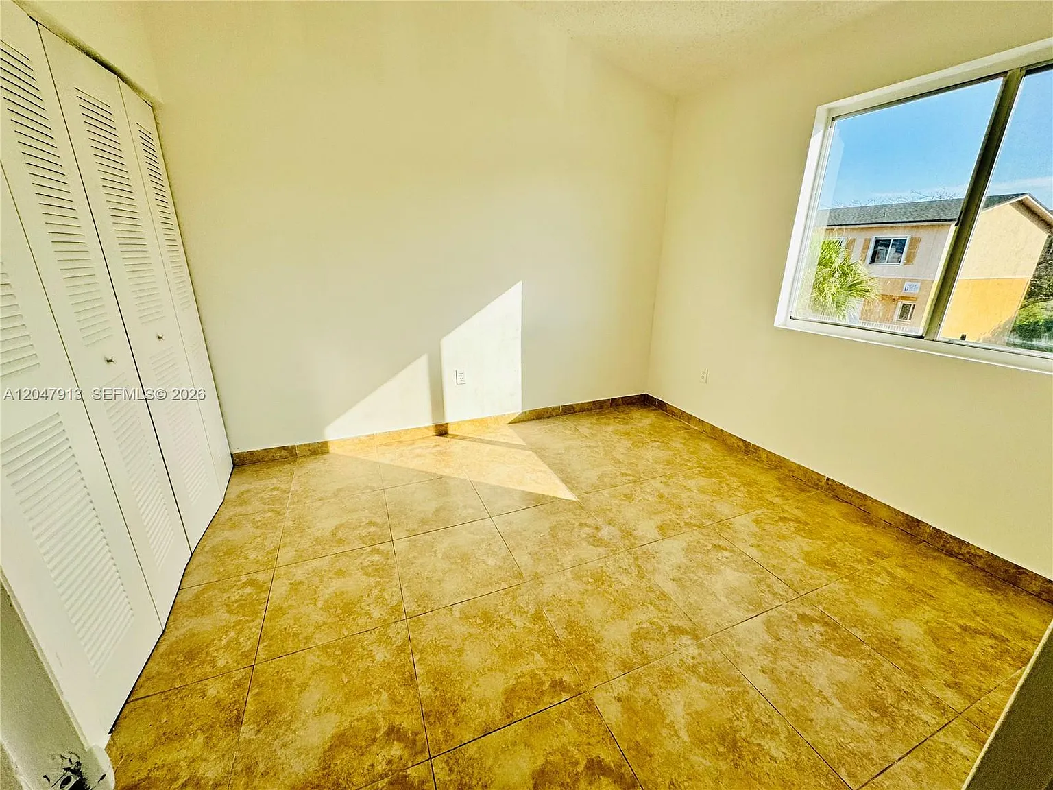 Paseo Real Condo — Photo 4