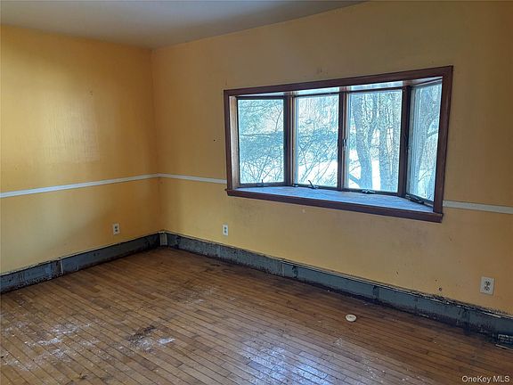 3rd image of 83 Smith Road