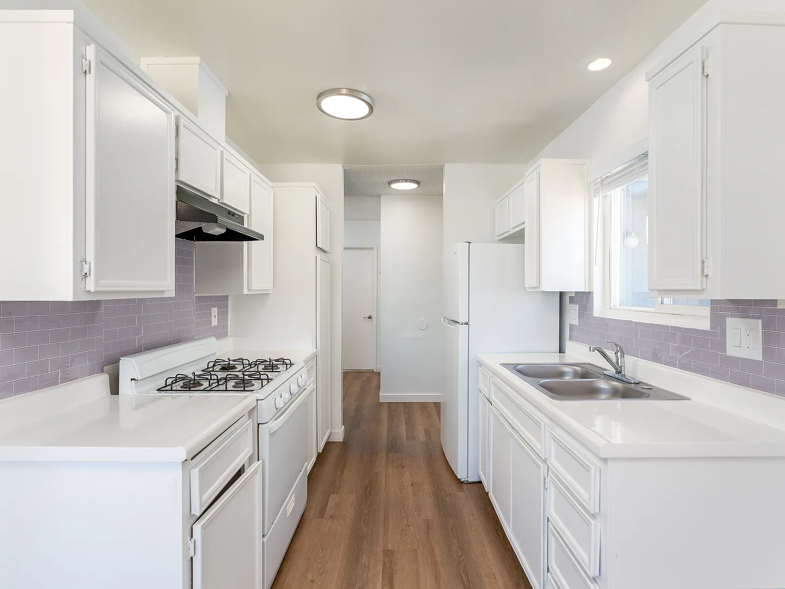 2 bed, 900 sqft, $1,950 — Photo 1