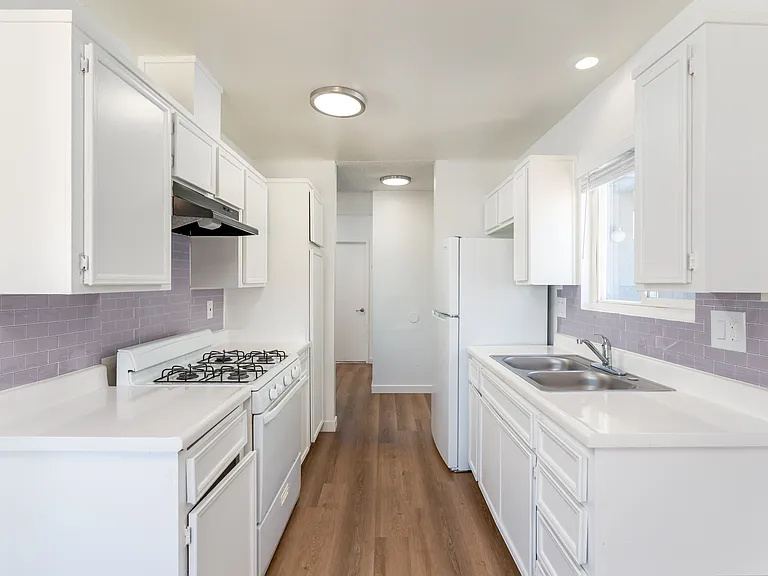 417 W North Ave #100 — Photo 1