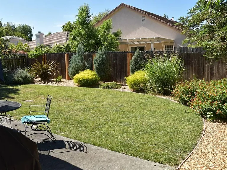 3333 Laguna Ave — Photo 4