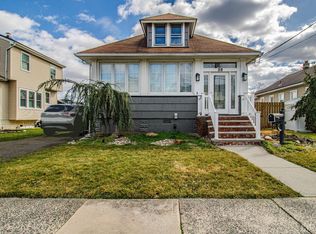 32 W Park Ave, Avenel, NJ 07001