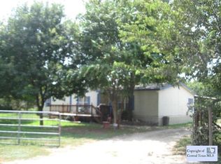 546 Loop Dr, Seguin, TX 78155