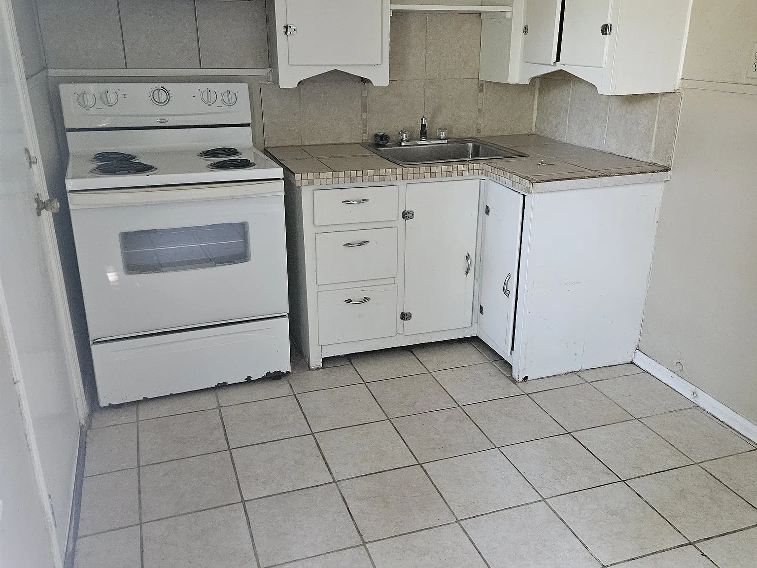 2 bed, 850 sqft, $575 — Photo 3