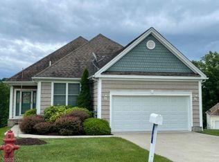 19 Gathering Rd, Sussex, NJ 07461