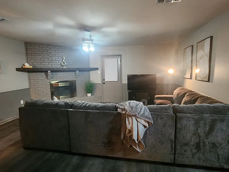 8606 Patricia Lynn Ln — Photo 3