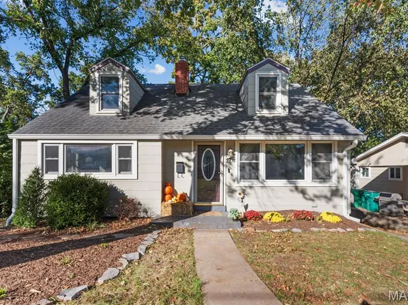 107 Saint George Pl, Saint Louis, MO 63119